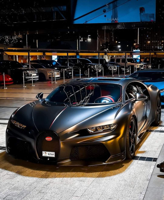 Bugatti negro