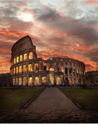 Atardecer en el coliseo romano